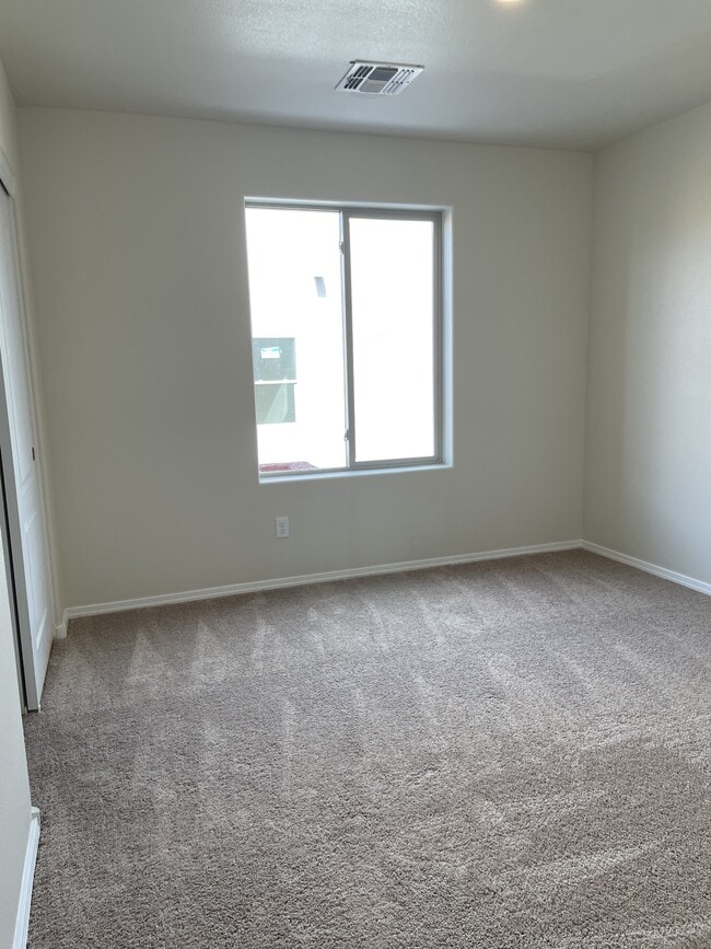 Building Photo - 1509 Borrego Dr SE