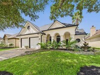 Building Photo - 203 Las Brisas St