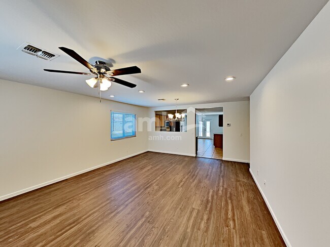 Building Photo - 16213 W Custer Ln