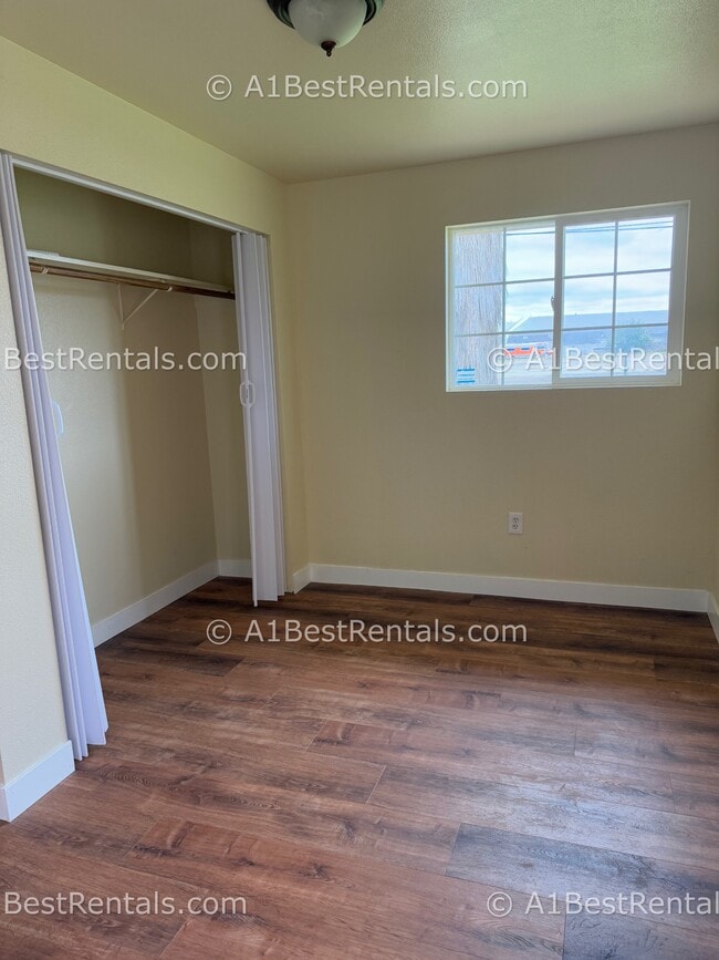 Building Photo - 3205 Sierra St