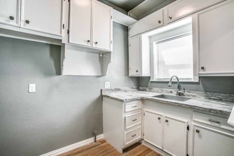 Building Photo - 415 5th St