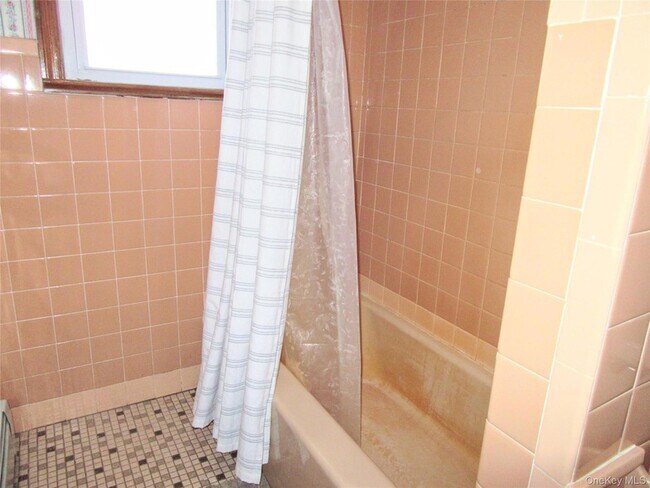 Building Photo - 18 Station Rd