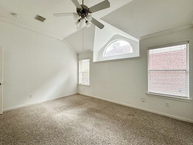 Building Photo - 73 E Montfair Blvd