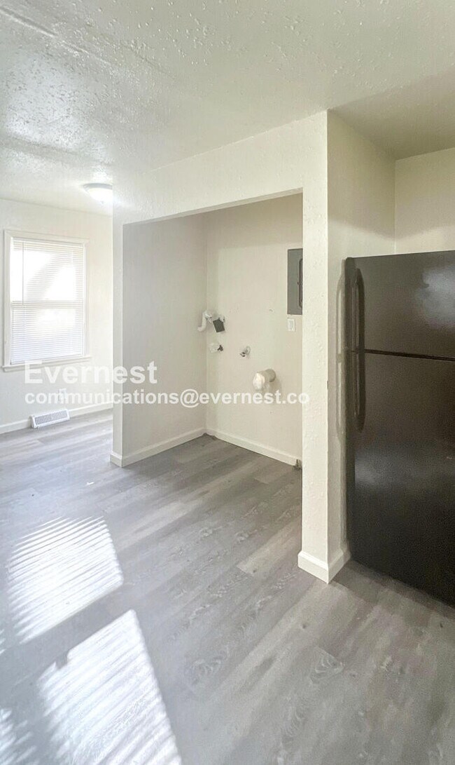 Building Photo - 2811 E 58th St