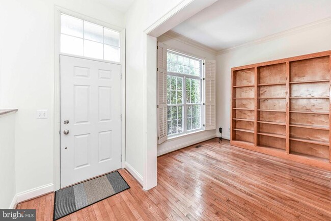 Building Photo - 3105 White Daisy Pl