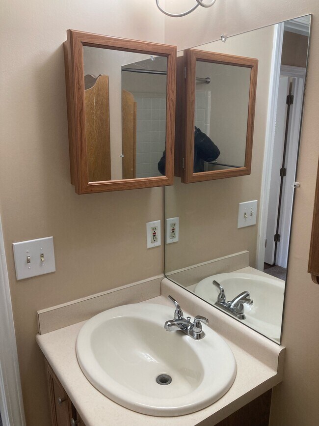 Building Photo - 27690 Harrison Woods Ln