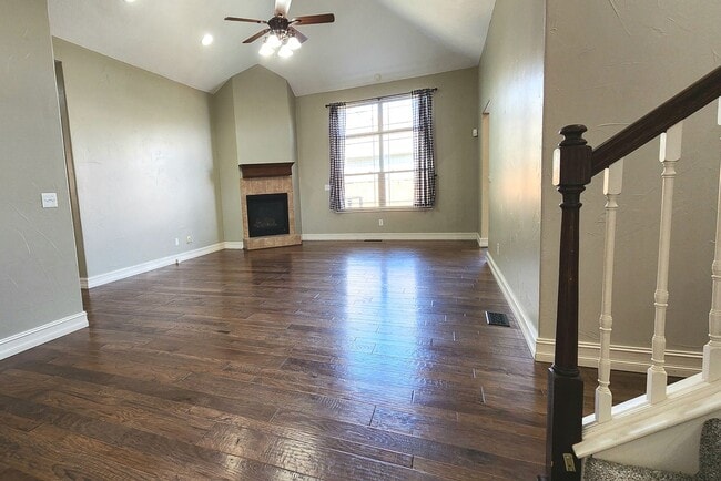 Building Photo - -NIXA- 5 bed 3 bath Home | TWO Large Maste...