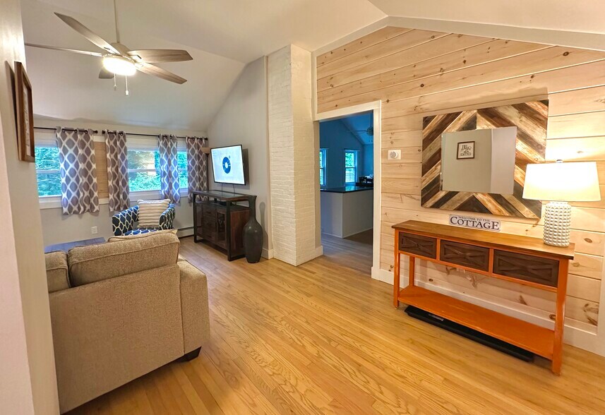 Entryway - 629 Storrs Rd