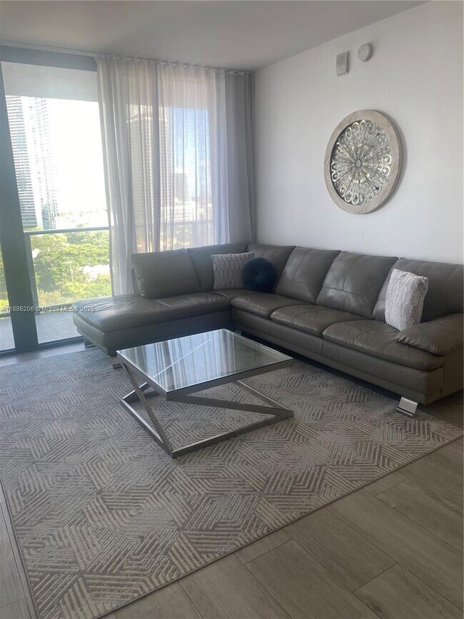 Building Photo - 121 NE 34th St