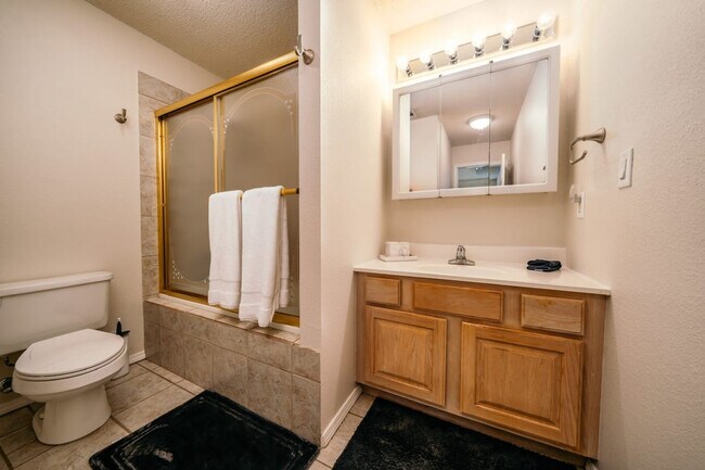 Building Photo - 1 Amesbury Dr