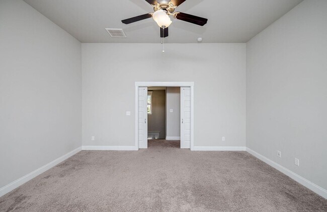 Building Photo - Like New Home in Evans
