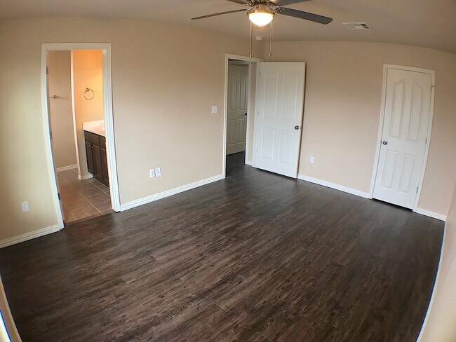 Building Photo - Northeast El Paso 4 Bed Refrig A/C