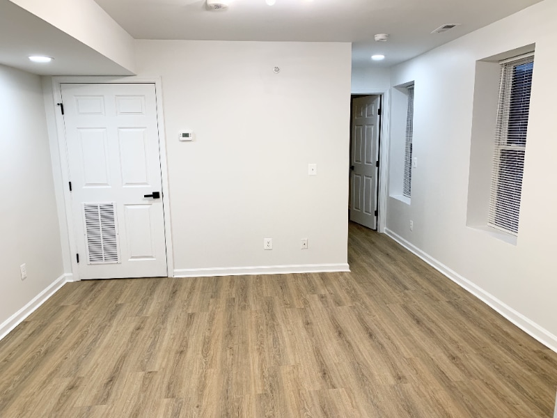 Building Photo - 1600 S Charles St