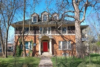 Building Photo - 560 Allen St