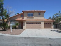 Building Photo - Spacious 4 bedroom Home Located in the Desirable Area of Henderson!