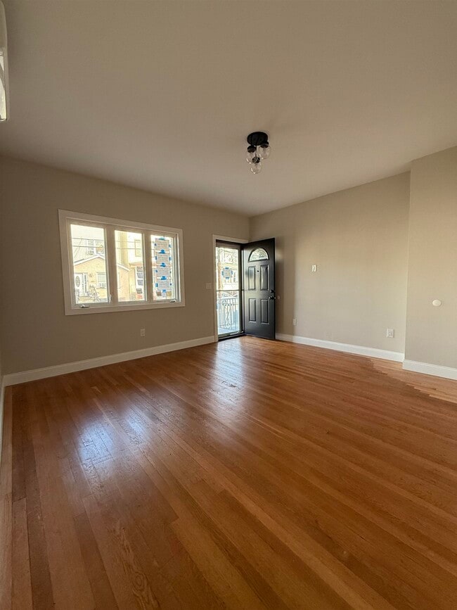 Building Photo - 183 Lexington Ave