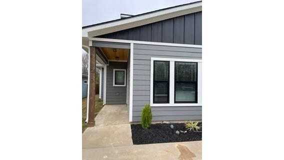 Building Photo - 1219 Bells Dr