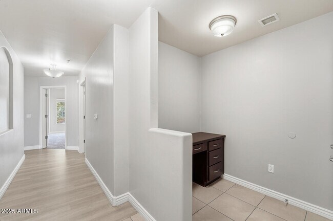 Building Photo - 5350 E Deer Valley Dr