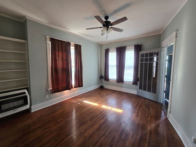 Building Photo - Charming Historic 2BR Apartment with Garag...