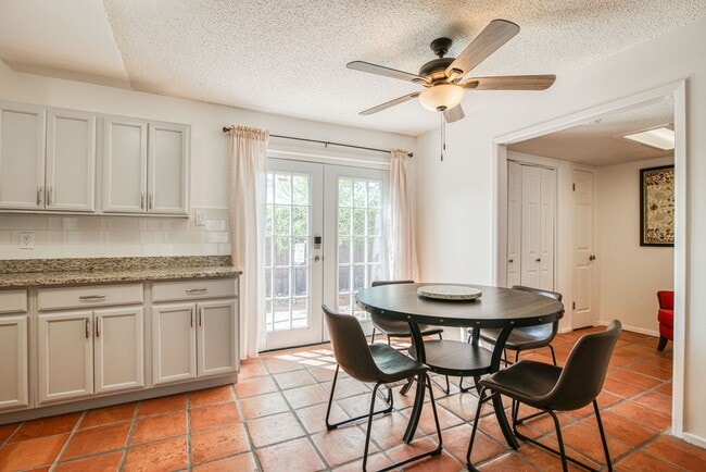 Building Photo - (Completely Furnished) Beautiful 1 bed/1 bath Apartment. With Pool  in the premises.