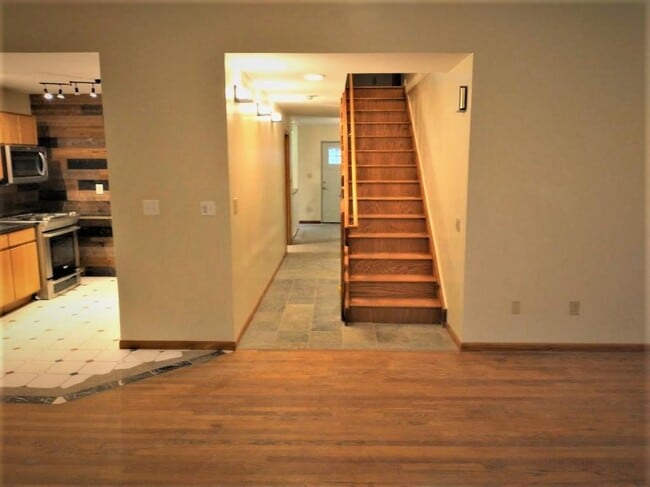 Building Photo - 1848 Arbordale