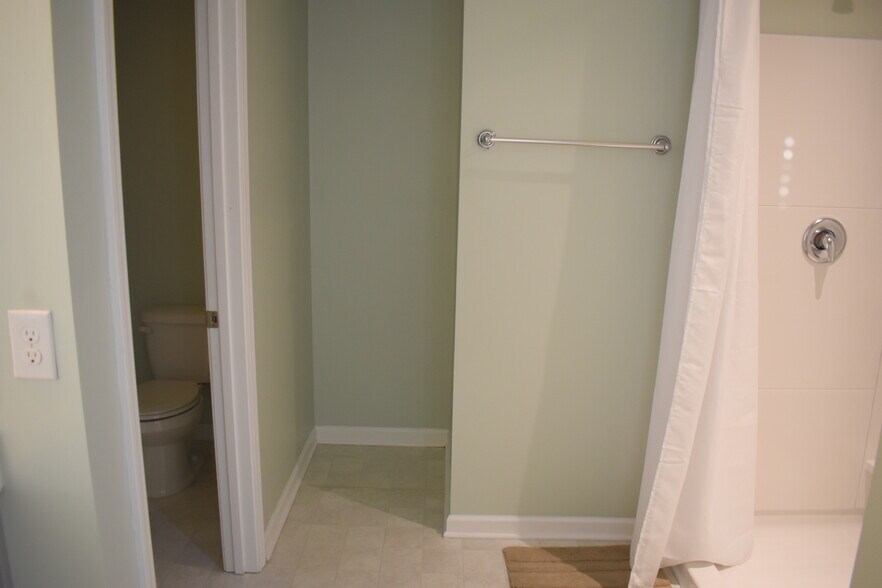 Building Photo - 145 Presley Ln