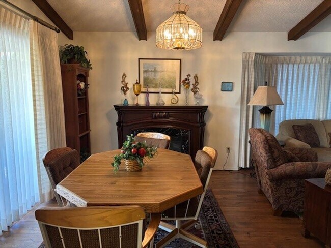 Building Photo - Welcome to this charming 2-bedroom, 2-bathroom home. Available April through October 2026!