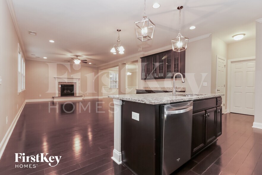 Building Photo - 373 Fox Ridge Ln