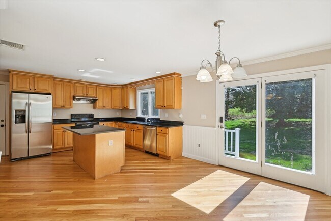Building Photo - 89 Brush Hill Rd
