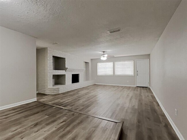 Building Photo - 2806 W Birchdale Dr