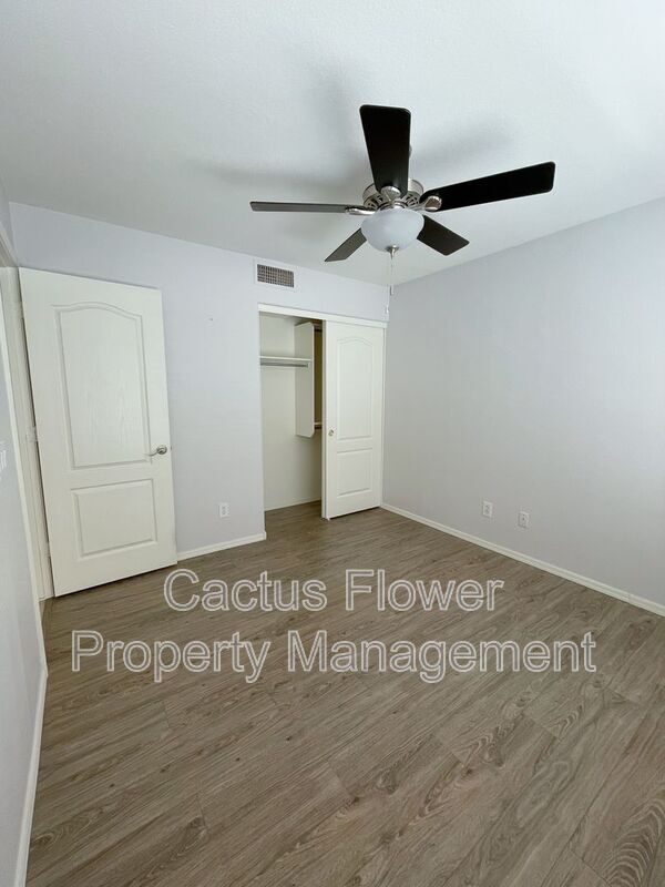 Building Photo - 2392 E Morelos St