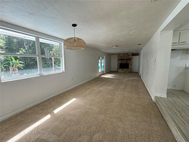 Building Photo - 611 S Seneca Blvd