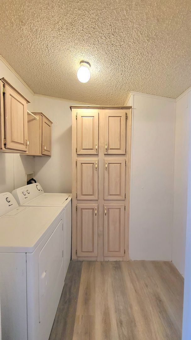 Building Photo - 521 Alaska Way