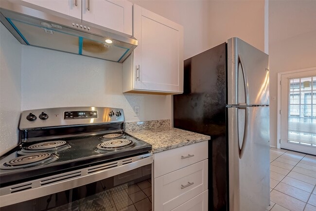 Building Photo - 11009 Crenchrus Ct