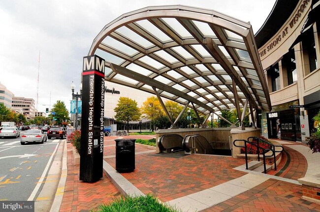 Building Photo - 4515 Willard Ave