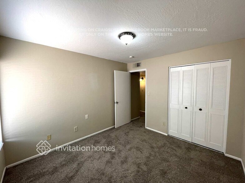Building Photo - 1534 W Nopal Ave