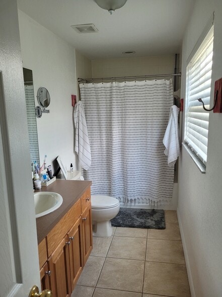 Building Photo - 1758 31st Ave N