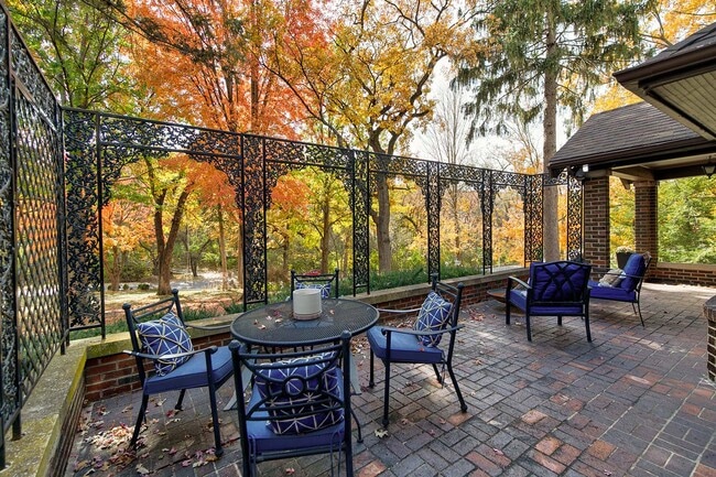 Front Porch - 5505 Waterbury Rd