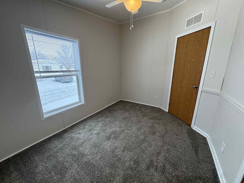 Building Photo - 2020 Marmoor Dr