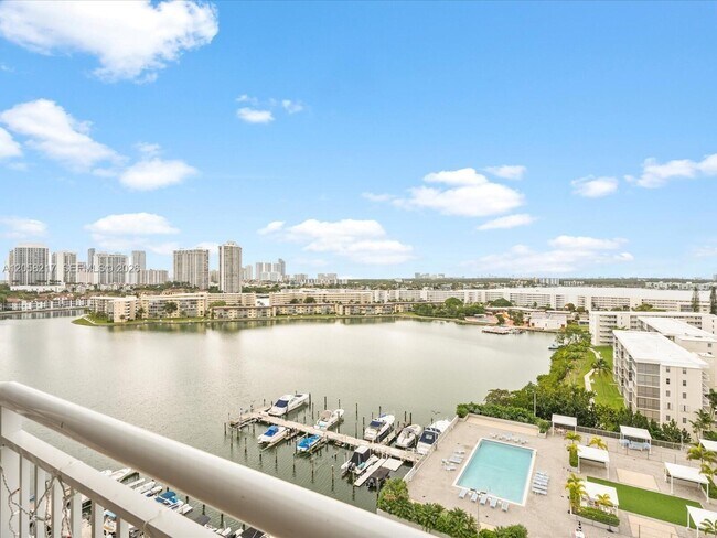 Building Photo - 18071 Biscayne Blvd