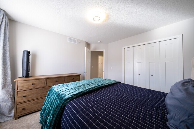 Building Photo - 2209 Gateway Curv