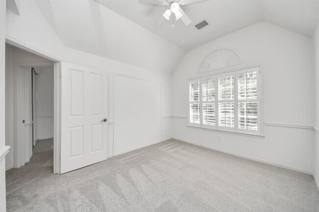 Building Photo - 103 Lakeridge Dr