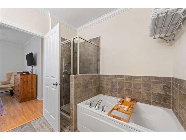 Building Photo - 1008 Portland Ave