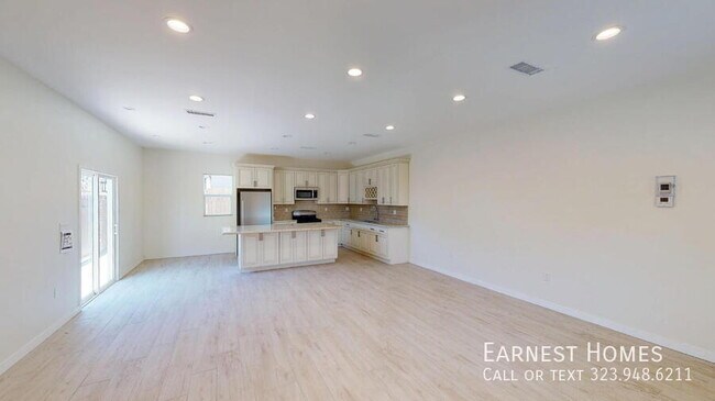 Building Photo - 7252 Glade Ave