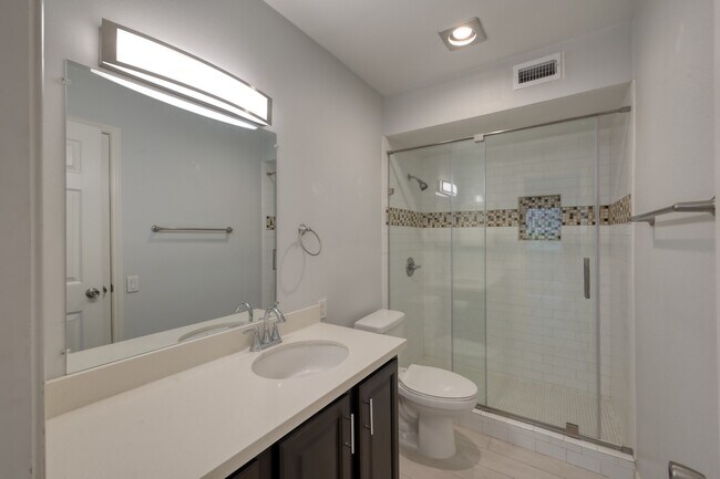 Building Photo - 1860 White Oak Dr