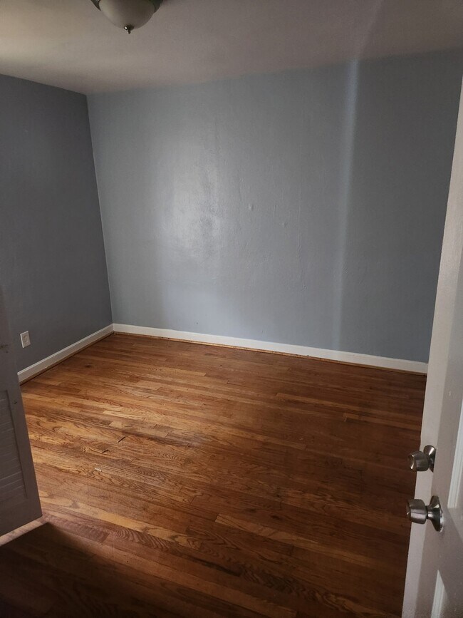 Building Photo - 8338 Willett Ave