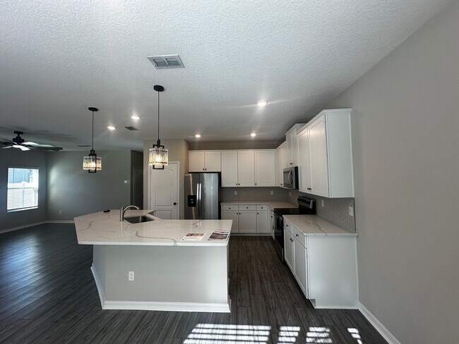 Building Photo - 101 Sailors Landing Ct