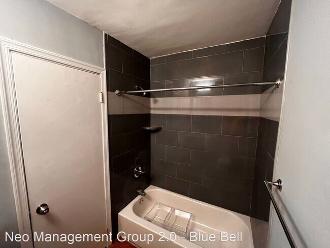 Building Photo - 2 br, 1 bath House - 6901-29 Valley Ave Un...