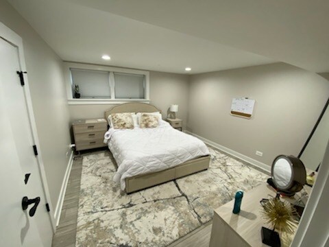 Building Photo - 8044 N Oriole Ave