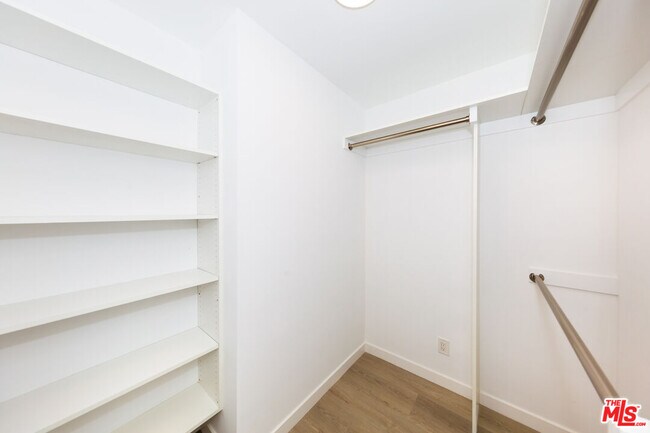 Building Photo - 13307 Westcove Dr